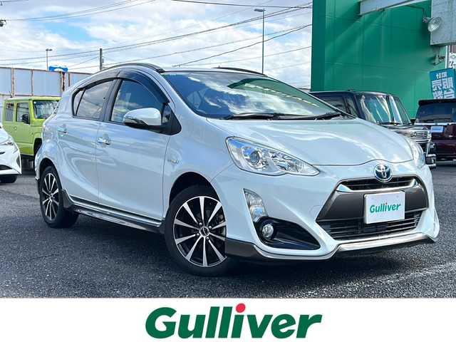 トヨタ アクア X－URBAN 岐阜県 2015(平27)年 11.2万km ライムホワイトパールクリスタルシャイン 純正メモリーナビTV/ETC/ハーフレザーシート/衝突軽減ブレーキ/スマートキー