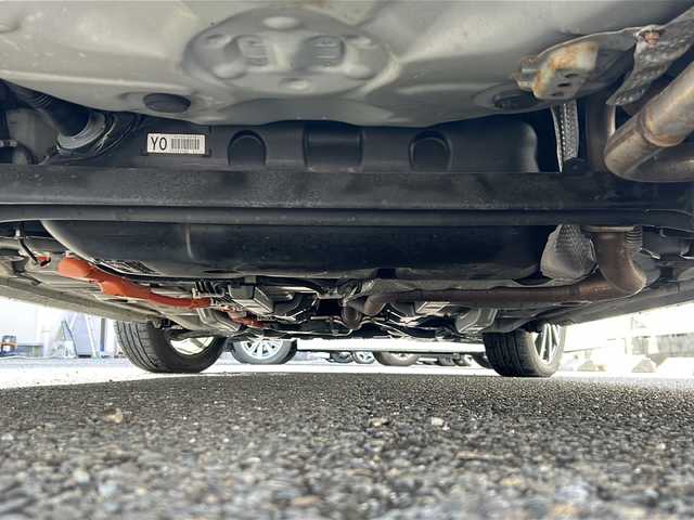 トヨタ アクア X－URBAN 岐阜県 2015(平27)年 11.2万km ライムホワイトパールクリスタルシャイン 純正メモリーナビTV/ETC/ハーフレザーシート/衝突軽減ブレーキ/スマートキー