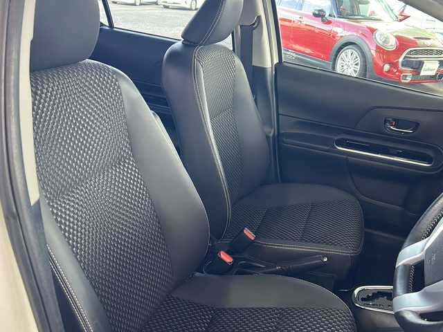 トヨタ アクア X－URBAN 岐阜県 2015(平27)年 11.2万km ライムホワイトパールクリスタルシャイン 純正メモリーナビTV/ETC/ハーフレザーシート/衝突軽減ブレーキ/スマートキー