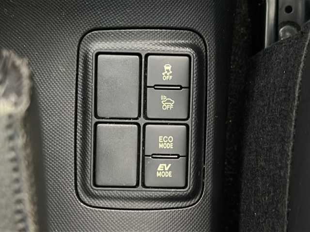 トヨタ アクア X－URBAN 岐阜県 2015(平27)年 11.2万km ライムホワイトパールクリスタルシャイン 純正メモリーナビTV/ETC/ハーフレザーシート/衝突軽減ブレーキ/スマートキー