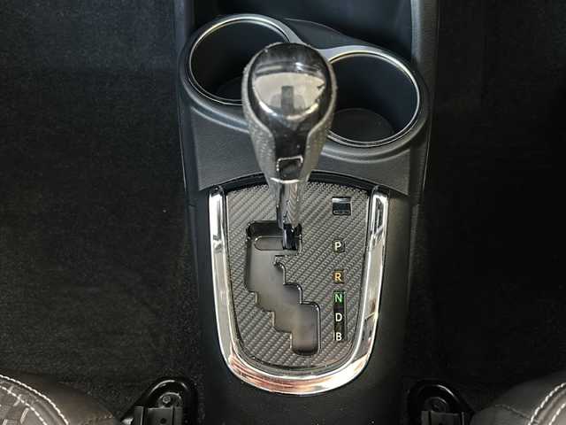 トヨタ アクア X－URBAN 岐阜県 2015(平27)年 11.2万km ライムホワイトパールクリスタルシャイン 純正メモリーナビTV/ETC/ハーフレザーシート/衝突軽減ブレーキ/スマートキー