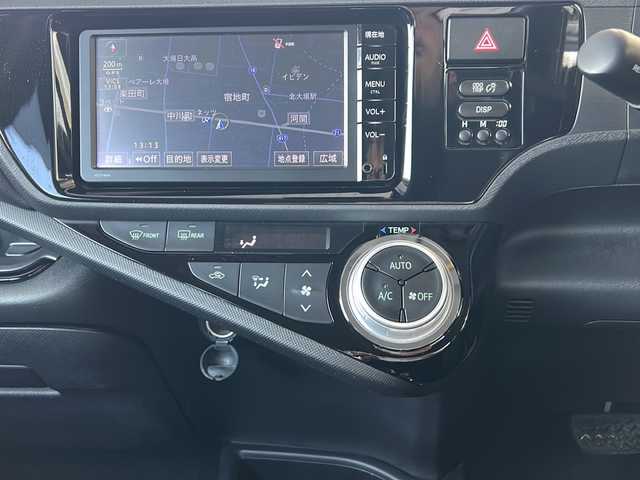 トヨタ アクア X－URBAN 岐阜県 2015(平27)年 11.2万km ライムホワイトパールクリスタルシャイン 純正メモリーナビTV/ETC/ハーフレザーシート/衝突軽減ブレーキ/スマートキー