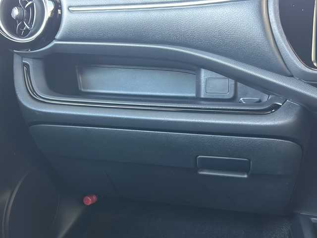 トヨタ アクア X－URBAN 岐阜県 2015(平27)年 11.2万km ライムホワイトパールクリスタルシャイン 純正メモリーナビTV/ETC/ハーフレザーシート/衝突軽減ブレーキ/スマートキー