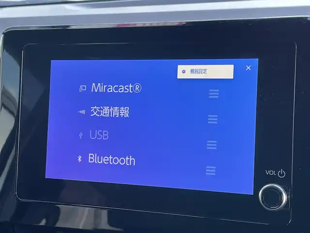 トヨタ ヴォクシー ハイブリッド S－G 道央・札幌 2025(令7)年 1.3万km ホワイトパールクリスタルシャイン ４WD/寒冷地仕様/純正ディスプレイオーディオ（ナビ付）/AM/FM/BT/トヨタセーフティセンス/プリクラッシュセーフティ/横滑り防止装置/レーダークルーズコントロール/レーンキープアシスト/クリアランスソナー/プロアクティブドライビングアシスト/パーキングサポートブレーキ/ロードサインアシスト/バックカメラ/ビルトインETC2.0/EVMODE/DRIVEMODE切替/ワイパーデアイサー/片側パワースライドドア/革巻きステアリング/ステアリングリモコン/プッシュスタート/スマートキー/LEDヘッドライト/オートライト/オートハイビーム/ヘッドライトレベライザー/電動格納ミラー/ウィンカーミラー/フロアマット/レンタカー登録