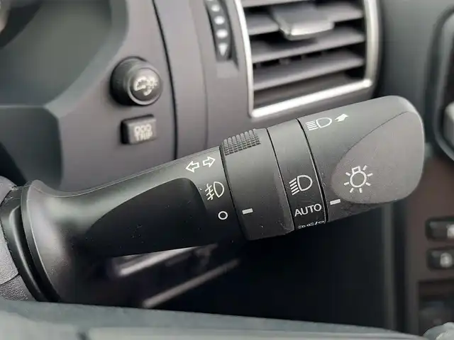 トヨタ ランドクルーザー プラド TX Lパッケージ マットブラED 東京都 2023(令5)年 1.8万km ブラック ワンオーナー/サンルーフ/ルーフレール/ヒッチメンバー/Toyota Safety Sense/・プリクラッシュセーフティ/・レーントレーシングアシスト/・レーンディパーチャーアラート/・先行車発進告知機能/・オートマチックハイビーム/・レーダークルーズコントロール/・クリアランスソナー/・ロードサインアシスト/プッシュスタート/MTモード付きAT/純正ナビ/フルセグTV/フロント＆バックカメラ/ETC2.0/前後ドライブレコーダー/レザーシート/パワーシート/シートヒーター/ベンチレーション/３列目電動格納シート/LEDヘッドライト/ドアバイザー/18インチ純正アルミホイール/スマートキー