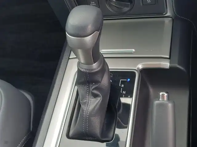 トヨタ ランドクルーザー プラド TX Lパッケージ マットブラED 東京都 2023(令5)年 1.8万km ブラック ワンオーナー/サンルーフ/ルーフレール/ヒッチメンバー/Toyota Safety Sense/・プリクラッシュセーフティ/・レーントレーシングアシスト/・レーンディパーチャーアラート/・先行車発進告知機能/・オートマチックハイビーム/・レーダークルーズコントロール/・クリアランスソナー/・ロードサインアシスト/プッシュスタート/MTモード付きAT/純正ナビ/フルセグTV/フロント＆バックカメラ/ETC2.0/前後ドライブレコーダー/レザーシート/パワーシート/シートヒーター/ベンチレーション/３列目電動格納シート/LEDヘッドライト/ドアバイザー/18インチ純正アルミホイール/スマートキー