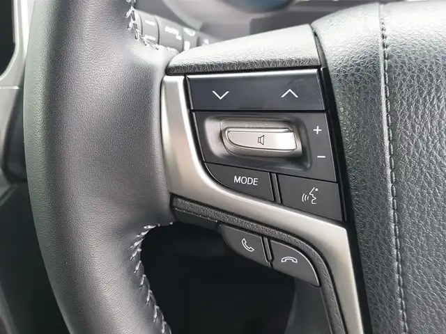 トヨタ ランドクルーザー プラド TX Lパッケージ マットブラED 東京都 2023(令5)年 1.8万km ブラック ワンオーナー/サンルーフ/ルーフレール/ヒッチメンバー/Toyota Safety Sense/・プリクラッシュセーフティ/・レーントレーシングアシスト/・レーンディパーチャーアラート/・先行車発進告知機能/・オートマチックハイビーム/・レーダークルーズコントロール/・クリアランスソナー/・ロードサインアシスト/プッシュスタート/MTモード付きAT/純正ナビ/フルセグTV/フロント＆バックカメラ/ETC2.0/前後ドライブレコーダー/レザーシート/パワーシート/シートヒーター/ベンチレーション/３列目電動格納シート/LEDヘッドライト/ドアバイザー/18インチ純正アルミホイール/スマートキー