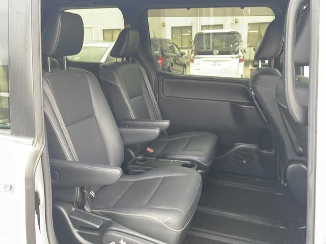 トヨタ エスクァイア Gi 神奈川県 2019(平31)年 2.9万km ホワイトパールクリスタルシャイン ワンオーナー/純正ナビ（CD/DVD/AM/FM/SD/BT/フルセグTV）/バックカメラ/クルーズコントロール/ETC2.0/両側パワースライドドア/革シート/D/N席シートヒーター/クリアランスソナー/レーンキープアシスト/プリクラッシュ/横滑り防止装置/盗難防止システム/純正フロアマット/オートライト/オートハイビーム/スペアキー×１/保証書/取扱説明書