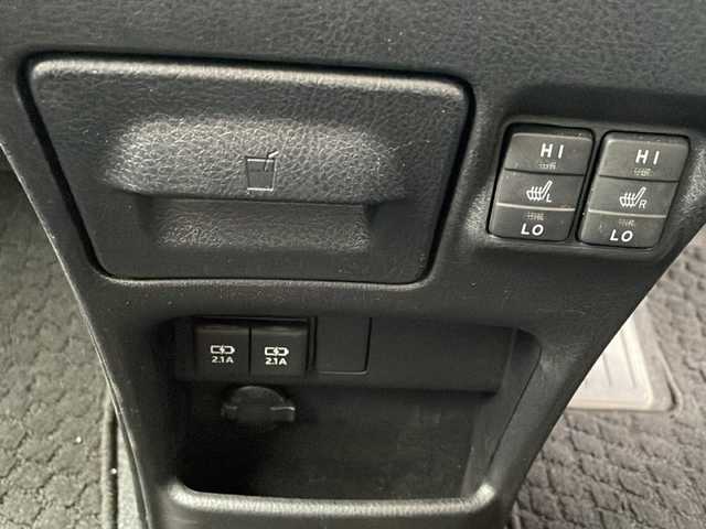 トヨタ エスクァイア Gi 神奈川県 2019(平31)年 2.9万km ホワイトパールクリスタルシャイン ワンオーナー/純正ナビ（CD/DVD/AM/FM/SD/BT/フルセグTV）/バックカメラ/クルーズコントロール/ETC2.0/両側パワースライドドア/革シート/D/N席シートヒーター/クリアランスソナー/レーンキープアシスト/プリクラッシュ/横滑り防止装置/盗難防止システム/純正フロアマット/オートライト/オートハイビーム/スペアキー×１/保証書/取扱説明書