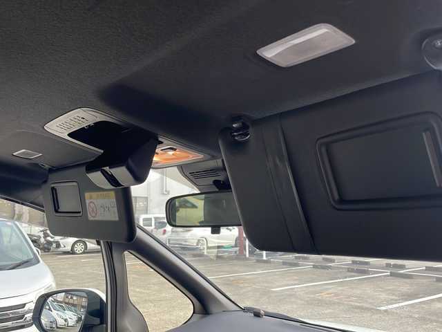 トヨタ エスクァイア Gi 神奈川県 2019(平31)年 2.9万km ホワイトパールクリスタルシャイン ワンオーナー/純正ナビ（CD/DVD/AM/FM/SD/BT/フルセグTV）/バックカメラ/クルーズコントロール/ETC2.0/両側パワースライドドア/革シート/D/N席シートヒーター/クリアランスソナー/レーンキープアシスト/プリクラッシュ/横滑り防止装置/盗難防止システム/純正フロアマット/オートライト/オートハイビーム/スペアキー×１/保証書/取扱説明書