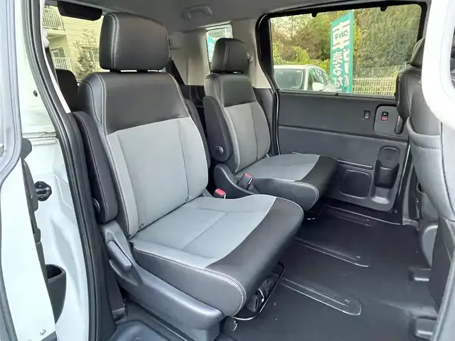 ホンダ フリード ハイブリット e:HEV クロスター 埼玉県 2025(令7)年 0.1千km プラチナホワイトパール 登録済未使用車/純正９型ナビTV/バックカメラ/シートヒーター/両側パワースライドドア/クリアランスソナー/LEDヘッドライト/専用純正アルミホイール/レーダークルーズコントロール/衝突軽減ブレーキ/BSM/走行２６キロ/プッシュスタート/スマートキー/保証書付整備手帳/取扱説明書