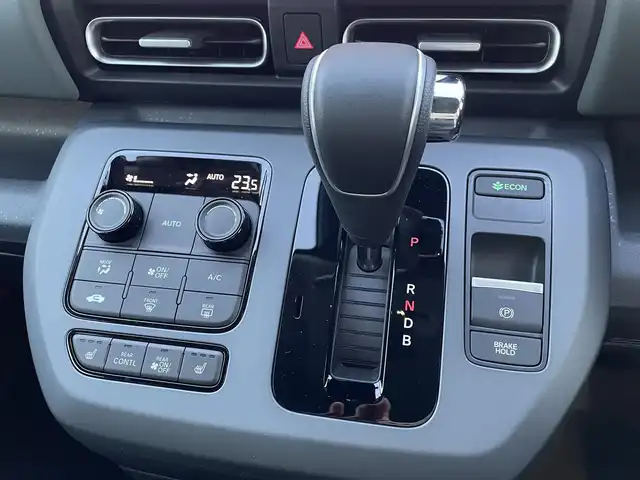 ホンダ フリード ハイブリット e:HEV クロスター 埼玉県 2025(令7)年 0.1千km プラチナホワイトパール 登録済未使用車/純正９型ナビTV/バックカメラ/シートヒーター/両側パワースライドドア/クリアランスソナー/LEDヘッドライト/専用純正アルミホイール/レーダークルーズコントロール/衝突軽減ブレーキ/BSM/走行２６キロ/プッシュスタート/スマートキー/保証書付整備手帳/取扱説明書