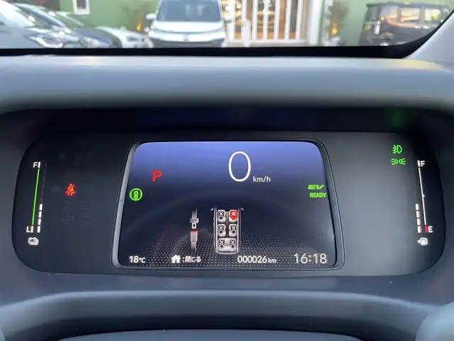 ホンダ フリード ハイブリット e:HEV クロスター 埼玉県 2025(令7)年 0.1千km プラチナホワイトパール 登録済未使用車/純正９型ナビTV/バックカメラ/シートヒーター/両側パワースライドドア/クリアランスソナー/LEDヘッドライト/専用純正アルミホイール/レーダークルーズコントロール/衝突軽減ブレーキ/BSM/走行２６キロ/プッシュスタート/スマートキー/保証書付整備手帳/取扱説明書