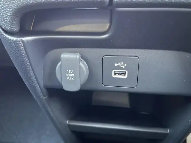 ホンダ フリード ハイブリット e:HEV クロスター 埼玉県 2025(令7)年 0.1千km プラチナホワイトパール 登録済未使用車/純正９型ナビTV/バックカメラ/シートヒーター/両側パワースライドドア/クリアランスソナー/LEDヘッドライト/専用純正アルミホイール/レーダークルーズコントロール/衝突軽減ブレーキ/BSM/走行２６キロ/プッシュスタート/スマートキー/保証書付整備手帳/取扱説明書