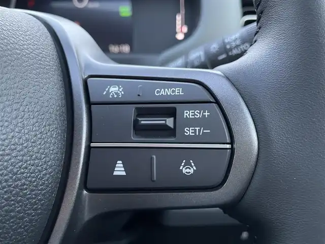 ホンダ フリード ハイブリット e:HEV クロスター 埼玉県 2025(令7)年 0.1千km プラチナホワイトパール 登録済未使用車/純正９型ナビTV/バックカメラ/シートヒーター/両側パワースライドドア/クリアランスソナー/LEDヘッドライト/専用純正アルミホイール/レーダークルーズコントロール/衝突軽減ブレーキ/BSM/走行２６キロ/プッシュスタート/スマートキー/保証書付整備手帳/取扱説明書