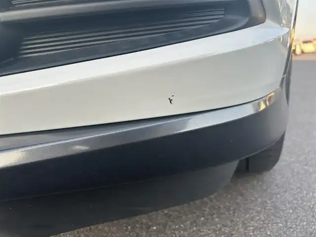 ホンダ ヴェゼル ハイブリッド X 岡山県 2014(平26)年 9.3万km ホワイトオーキッドパール 登録時走行距離92515km/カロッツェリアナビ/フルセグTV(AM.FM.CD.DVD.TV.BT)/バックカメラ/ETC/衝突軽減ブレーキ/横滑り防止装置/クルーズコントロール/オートライト/アイドリングストップ/16インチ純正AW/純正フロアマット/スマートキー/ドアバイザー