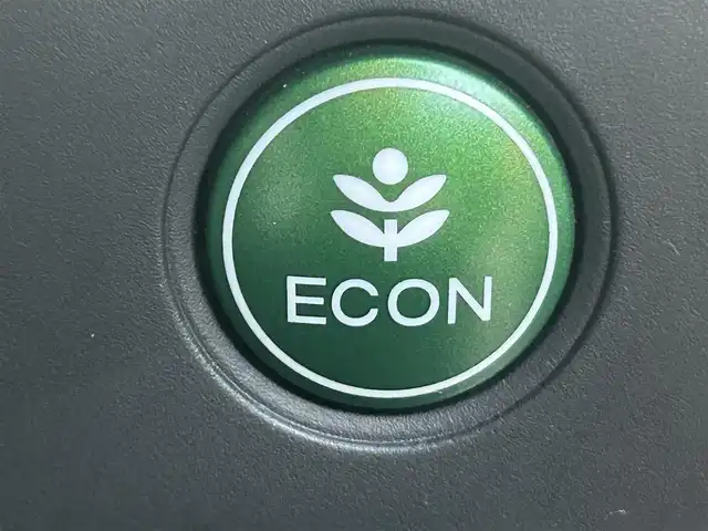 ホンダ ヴェゼル ハイブリッド X 岡山県 2014(平26)年 9.3万km ホワイトオーキッドパール 登録時走行距離92515km/カロッツェリアナビ/フルセグTV(AM.FM.CD.DVD.TV.BT)/バックカメラ/ETC/衝突軽減ブレーキ/横滑り防止装置/クルーズコントロール/オートライト/アイドリングストップ/16インチ純正AW/純正フロアマット/スマートキー/ドアバイザー