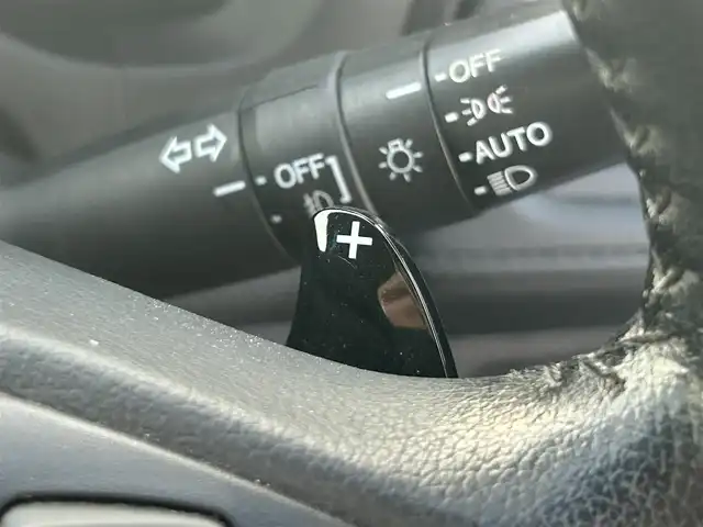 ホンダ ヴェゼル ハイブリッド X 岡山県 2014(平26)年 9.3万km ホワイトオーキッドパール 登録時走行距離92515km/カロッツェリアナビ/フルセグTV(AM.FM.CD.DVD.TV.BT)/バックカメラ/ETC/衝突軽減ブレーキ/横滑り防止装置/クルーズコントロール/オートライト/アイドリングストップ/16インチ純正AW/純正フロアマット/スマートキー/ドアバイザー