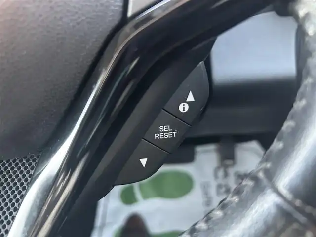 ホンダ ヴェゼル ハイブリッド X 岡山県 2014(平26)年 9.3万km ホワイトオーキッドパール 登録時走行距離92515km/カロッツェリアナビ/フルセグTV(AM.FM.CD.DVD.TV.BT)/バックカメラ/ETC/衝突軽減ブレーキ/横滑り防止装置/クルーズコントロール/オートライト/アイドリングストップ/16インチ純正AW/純正フロアマット/スマートキー/ドアバイザー