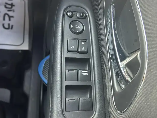 ホンダ ヴェゼル ハイブリッド X 岡山県 2014(平26)年 9.3万km ホワイトオーキッドパール 登録時走行距離92515km/カロッツェリアナビ/フルセグTV(AM.FM.CD.DVD.TV.BT)/バックカメラ/ETC/衝突軽減ブレーキ/横滑り防止装置/クルーズコントロール/オートライト/アイドリングストップ/16インチ純正AW/純正フロアマット/スマートキー/ドアバイザー