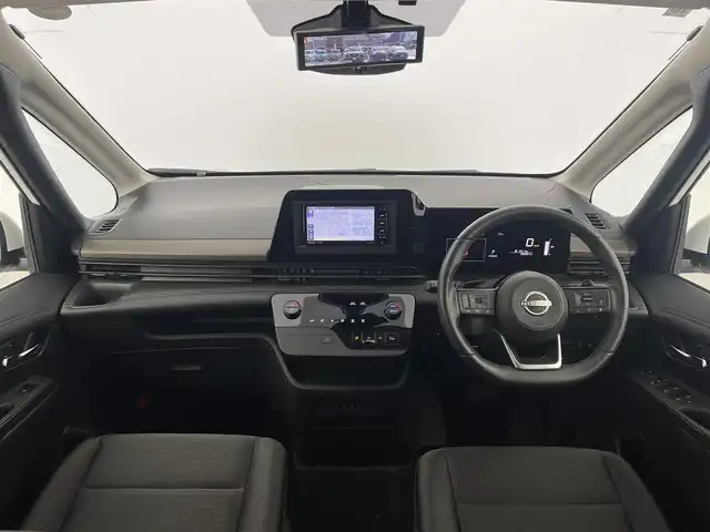 日産 セレナ ハイウェイスター V Vセレクション 大分県 2024(令6)年 1.9万km プリズムホワイト プロパイロット/社外SDナビ/（フルセグ/CD/DVD/Bluetooth）/アルパインフリップダウンモニター/アラウンドビューモニター/オートハイービーム/ETC/両側パワースライドドア/オートブレーキホールド/電動パーキングブレーキ/デジタルインナーミラー/パドルシフト/スマートキー・プッシュスタート/純正アルミホイール　