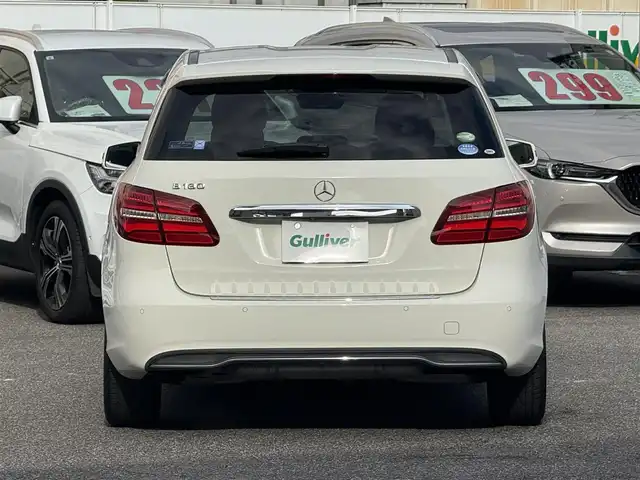 メルセデス・ベンツ Ｂ１８０ 愛知県 2015(平27)年 7.9万km カルサイトホワイト /正規ディーラー車//禁煙車//レーダーセーフティパッケージ//PRE-SAFE//ディストロニックプラス//レーンキーピングアシスト//ブラインドスポットアシスト//ベーシックパッケージ//アダクティブハイビームアシスト//パークトロニック//シートヒーター//メーカーナビ//フルセグ/CD/DVD/Bluetooth/SD/USB//バックカメラ//ETC//LEDオートライト//リアフォグランプ//アンビエントライト//純正16インチアルミホイール//パドルシフト//ダイレクトセレクト//アイドリングストップ//プッシュスタート//スペアスマートキー//革巻きステアリング//ステアリングスイッチ//オートリトラクタブルウィンカーミラー//トノカバー//純正フロアマット//純正ドアバイザー//保証書//取扱説明書//点検整備記録簿H27.28.29.30.R2.4.6