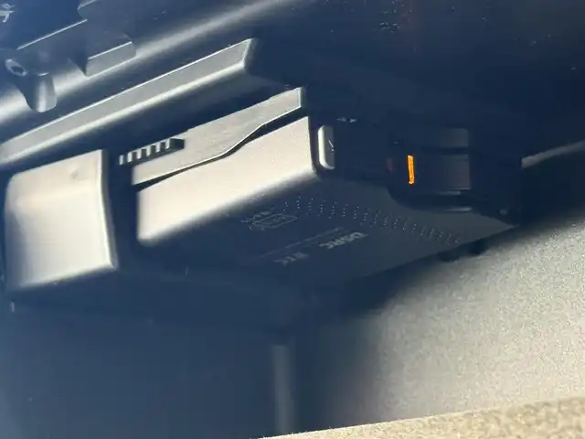 メルセデス・ベンツ Ｂ１８０ 愛知県 2015(平27)年 7.9万km カルサイトホワイト /正規ディーラー車//禁煙車//レーダーセーフティパッケージ//PRE-SAFE//ディストロニックプラス//レーンキーピングアシスト//ブラインドスポットアシスト//ベーシックパッケージ//アダクティブハイビームアシスト//パークトロニック//シートヒーター//メーカーナビ//フルセグ/CD/DVD/Bluetooth/SD/USB//バックカメラ//ETC//LEDオートライト//リアフォグランプ//アンビエントライト//純正16インチアルミホイール//パドルシフト//ダイレクトセレクト//アイドリングストップ//プッシュスタート//スペアスマートキー//革巻きステアリング//ステアリングスイッチ//オートリトラクタブルウィンカーミラー//トノカバー//純正フロアマット//純正ドアバイザー//保証書//取扱説明書//点検整備記録簿H27.28.29.30.R2.4.6