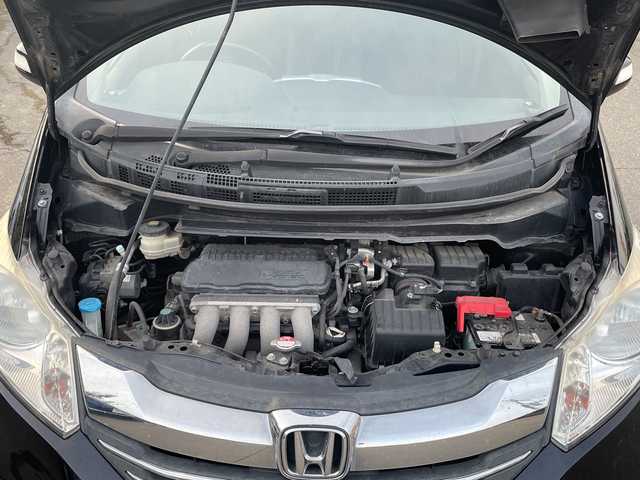 ホンダ フリード G プレミアムエディション 道東・釧路十勝 2016(平28)年 9.5万km プレミアムスパークルブラックパール 4WD/社外SDナビ/・フルセグ/CD/DVD/BT/ラジオ/バックカメラ/両側パワースライドドア/クルーズコントロール/ステアリングスイッチ/ワイパーデアイザー/ETC/スマートキー/スペアキー/HIDヘッドライト/フロアマット/ドアバイザー