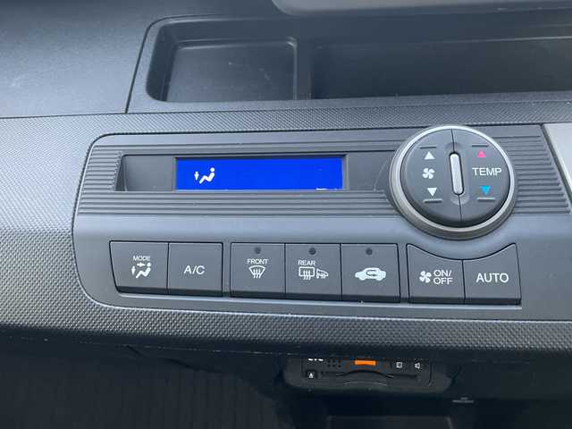 ホンダ フリード G プレミアムエディション 道東・釧路十勝 2016(平28)年 9.5万km プレミアムスパークルブラックパール 4WD/社外SDナビ/・フルセグ/CD/DVD/BT/ラジオ/バックカメラ/両側パワースライドドア/クルーズコントロール/ステアリングスイッチ/ワイパーデアイザー/ETC/スマートキー/スペアキー/HIDヘッドライト/フロアマット/ドアバイザー