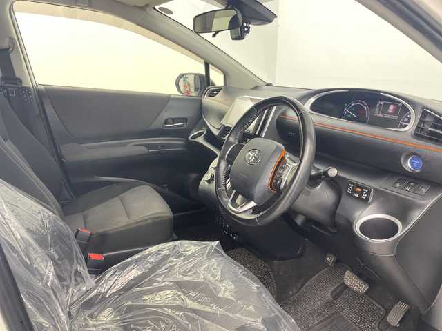 トヨタ シエンタ ハイブリッド G 埼玉県 2019(平31)年 6.8万km ヴィンテージブラウンパールクリスタルシャイン/ホワイトパールクリスタルシャイン 社外11.6インチフリップダウンモニター　TVM-FW1100/社外８インチナビ AVIC-CL902/(Bluetooth/CD/DVD/USB/HDMI/AM/FM)/地デジワンセグ/前方ドライブレコーダー/ETC/クルーズコントロール/衝突軽減ブレーキ/オートマチックハイビーム/車線逸脱警報/運転席・助手席シートヒーター/AC100V/ステアリングヒーター/ドライブモードセレクト/両側パワースライドドア/プッシュスタート/純正フロアマット/純正ドアバイザー