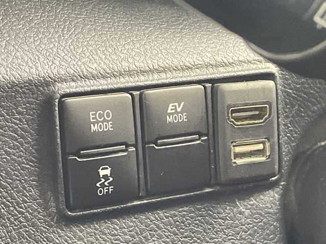 トヨタ シエンタ ハイブリッド G 埼玉県 2019(平31)年 6.8万km ヴィンテージブラウンパールクリスタルシャイン/ホワイトパールクリスタルシャイン 社外11.6インチフリップダウンモニター　TVM-FW1100/社外８インチナビ AVIC-CL902/(Bluetooth/CD/DVD/USB/HDMI/AM/FM)/地デジワンセグ/前方ドライブレコーダー/ETC/クルーズコントロール/衝突軽減ブレーキ/オートマチックハイビーム/車線逸脱警報/運転席・助手席シートヒーター/AC100V/ステアリングヒーター/ドライブモードセレクト/両側パワースライドドア/プッシュスタート/純正フロアマット/純正ドアバイザー