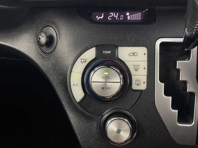 トヨタ シエンタ ハイブリッド G 埼玉県 2019(平31)年 6.8万km ヴィンテージブラウンパールクリスタルシャイン/ホワイトパールクリスタルシャイン 社外11.6インチフリップダウンモニター　TVM-FW1100/社外８インチナビ AVIC-CL902/(Bluetooth/CD/DVD/USB/HDMI/AM/FM)/地デジワンセグ/前方ドライブレコーダー/ETC/クルーズコントロール/衝突軽減ブレーキ/オートマチックハイビーム/車線逸脱警報/運転席・助手席シートヒーター/AC100V/ステアリングヒーター/ドライブモードセレクト/両側パワースライドドア/プッシュスタート/純正フロアマット/純正ドアバイザー