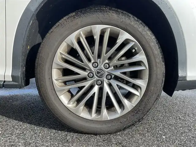 レクサス ＲＸ 300 バージョンL 滋賀県 2020(令2)年 9.8万km ソニッククォーツ ワンオーナー/純正メーカーナビ/　【AM・FM/CD/BT/SD/USB/AUX/フルセグTV】/サンルーフ/全方位モニター/パワーバックドア/ステアリングヒーター/ブラインドスポットモニター/コーナーセンサー/茶革シート/シートヒーター/シートベンチレーション/メモリーシート/パワーシート/プリクラッシュセーフティ/レーントレーシングアシスト/オートマチックハイビーム/レーダークルーズコントロール/ビルトインETC2.0/ドライブレコーダー/ウッド調革巻きステアリング/ステアリングスイッチ/パドルシフト/アイドリングストップ/電動サイドブレーキ/オートホールド/横滑り防止システム/純正フロアマット/電格ウインカーミラー/プッシュスタート