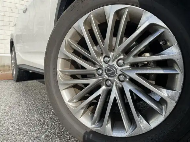 レクサス ＲＸ 300 バージョンL 滋賀県 2020(令2)年 9.8万km ソニッククォーツ ワンオーナー/純正メーカーナビ/　【AM・FM/CD/BT/SD/USB/AUX/フルセグTV】/サンルーフ/全方位モニター/パワーバックドア/ステアリングヒーター/ブラインドスポットモニター/コーナーセンサー/茶革シート/シートヒーター/シートベンチレーション/メモリーシート/パワーシート/プリクラッシュセーフティ/レーントレーシングアシスト/オートマチックハイビーム/レーダークルーズコントロール/ビルトインETC2.0/ドライブレコーダー/ウッド調革巻きステアリング/ステアリングスイッチ/パドルシフト/アイドリングストップ/電動サイドブレーキ/オートホールド/横滑り防止システム/純正フロアマット/電格ウインカーミラー/プッシュスタート