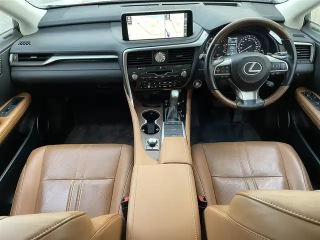 レクサス ＲＸ 300 バージョンL 滋賀県 2020(令2)年 9.8万km ソニッククォーツ ワンオーナー/純正メーカーナビ/　【AM・FM/CD/BT/SD/USB/AUX/フルセグTV】/サンルーフ/全方位モニター/パワーバックドア/ステアリングヒーター/ブラインドスポットモニター/コーナーセンサー/茶革シート/シートヒーター/シートベンチレーション/メモリーシート/パワーシート/プリクラッシュセーフティ/レーントレーシングアシスト/オートマチックハイビーム/レーダークルーズコントロール/ビルトインETC2.0/ドライブレコーダー/ウッド調革巻きステアリング/ステアリングスイッチ/パドルシフト/アイドリングストップ/電動サイドブレーキ/オートホールド/横滑り防止システム/純正フロアマット/電格ウインカーミラー/プッシュスタート