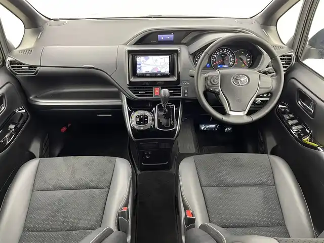 トヨタ ヴォクシー ZS 煌Ⅲ 宮城県 2021(令3)年 0.9万km ブラック パイオニアナビＴＶ/両側電動スライドドア/ハーフレザーシート/バックモニター/ETC/クルーズコントロール/クリアランスソナー/LEDヘッドランプ/プリクラッシュセーフティ/レーンディパーチャーアラート/オートマチックハイビーム/後席オートエアコン/リアサンシェード/ドライブレコーダー/純正16インチアルミ/禁煙車