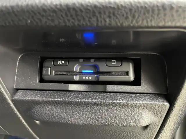 トヨタ ヴォクシー ZS 煌Ⅲ 宮城県 2021(令3)年 0.9万km ブラック パイオニアナビＴＶ/両側電動スライドドア/ハーフレザーシート/バックモニター/ETC/クルーズコントロール/クリアランスソナー/LEDヘッドランプ/プリクラッシュセーフティ/レーンディパーチャーアラート/オートマチックハイビーム/後席オートエアコン/リアサンシェード/ドライブレコーダー/純正16インチアルミ/禁煙車