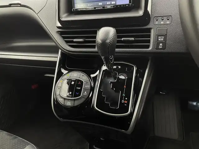 トヨタ ヴォクシー ZS 煌Ⅲ 宮城県 2021(令3)年 0.9万km ブラック パイオニアナビＴＶ/両側電動スライドドア/ハーフレザーシート/バックモニター/ETC/クルーズコントロール/クリアランスソナー/LEDヘッドランプ/プリクラッシュセーフティ/レーンディパーチャーアラート/オートマチックハイビーム/後席オートエアコン/リアサンシェード/ドライブレコーダー/純正16インチアルミ/禁煙車