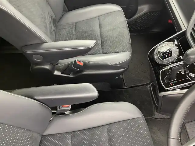 トヨタ ヴォクシー ZS 煌Ⅲ 宮城県 2021(令3)年 0.9万km ブラック パイオニアナビＴＶ/両側電動スライドドア/ハーフレザーシート/バックモニター/ETC/クルーズコントロール/クリアランスソナー/LEDヘッドランプ/プリクラッシュセーフティ/レーンディパーチャーアラート/オートマチックハイビーム/後席オートエアコン/リアサンシェード/ドライブレコーダー/純正16インチアルミ/禁煙車