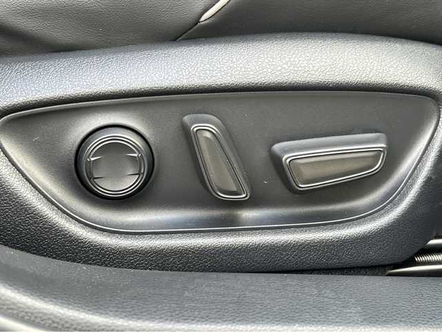 トヨタ クラウン ハイブリッド RS アドバンス 三重県 2019(平31)年 5万km プレシャスブラックパール 禁煙/メーカーナビ/バックカメラ/フルセグTV/前方ドラレコ/ETC/BSM/ステアリングスイッチ/ステアリングヒーター/シートヒーター/パワーシート/メモリーシート/ハーフレザーシート/レーダークルーズコントロール/レーンキープアシスト/衝突被害軽減システム/オートリトラミラー