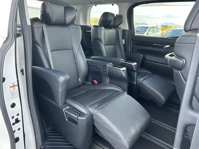 トヨタ アルファード S Cパッケージ 佐賀県 2019(平31)年 6.9万km ホワイトパールクリスタルシャイン ワンオーナー/ツインムーンルーフ/モデリスタエアロ/社外10インチメモリーナビゲーション/・フルセグTV/CD/DVD/SD/USB/Bluetooth/社外11.6インチフリップダウンモニター/バックカメラ/前方ドライブレコーダー/ビルトインETC/デジタルインナーミラー/パワーバックドア/電子パーキングブレーキ/・AUTO HOLD機能/レザーシート(合皮)/DN席＋2列目パワーシート(D席メモリー機能付)/DN席シートヒーター/シートベンチレーション/N席＋2列目電動オットマン/ISOFIX対応/木目調革巻きステアリング/ステアリングヒーター/ステアリングリモコン/純正18インチアルミホイール/純正三眼LEDヘッドライト/・オートマチックハイビーム/純正LEDフォグランプ/純正ドアバイザ―/新車保証書/取扱説明書/スペアキー１本/トヨタセーフティセンス/・レーダークルーズコントロール/・レーントレーシングアシスト/・プリクラッシュセーフティ/・ブラインドスポットモニター/・クリアランスソナー/・パーキングサポートブレーキ/・ロードサインアシスト