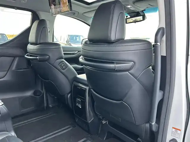 トヨタ アルファード S Cパッケージ 佐賀県 2019(平31)年 6.9万km ホワイトパールクリスタルシャイン ワンオーナー/ツインムーンルーフ/モデリスタエアロ/社外10インチメモリーナビゲーション/・フルセグTV/CD/DVD/SD/USB/Bluetooth/社外11.6インチフリップダウンモニター/バックカメラ/前方ドライブレコーダー/ビルトインETC/デジタルインナーミラー/パワーバックドア/電子パーキングブレーキ/・AUTO HOLD機能/レザーシート(合皮)/DN席＋2列目パワーシート(D席メモリー機能付)/DN席シートヒーター/シートベンチレーション/N席＋2列目電動オットマン/ISOFIX対応/木目調革巻きステアリング/ステアリングヒーター/ステアリングリモコン/純正18インチアルミホイール/純正三眼LEDヘッドライト/・オートマチックハイビーム/純正LEDフォグランプ/純正ドアバイザ―/新車保証書/取扱説明書/スペアキー１本/トヨタセーフティセンス/・レーダークルーズコントロール/・レーントレーシングアシスト/・プリクラッシュセーフティ/・ブラインドスポットモニター/・クリアランスソナー/・パーキングサポートブレーキ/・ロードサインアシスト