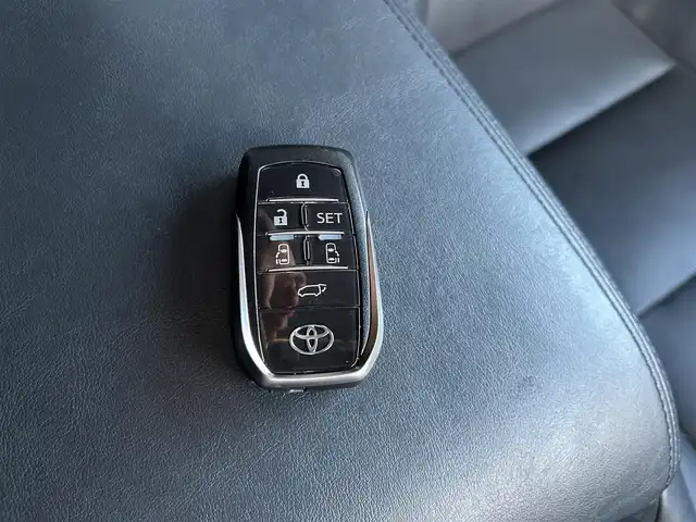 トヨタ アルファード S Cパッケージ 佐賀県 2019(平31)年 6.9万km ホワイトパールクリスタルシャイン ワンオーナー/ツインムーンルーフ/モデリスタエアロ/社外10インチメモリーナビゲーション/・フルセグTV/CD/DVD/SD/USB/Bluetooth/社外11.6インチフリップダウンモニター/バックカメラ/前方ドライブレコーダー/ビルトインETC/デジタルインナーミラー/パワーバックドア/電子パーキングブレーキ/・AUTO HOLD機能/レザーシート(合皮)/DN席＋2列目パワーシート(D席メモリー機能付)/DN席シートヒーター/シートベンチレーション/N席＋2列目電動オットマン/ISOFIX対応/木目調革巻きステアリング/ステアリングヒーター/ステアリングリモコン/純正18インチアルミホイール/純正三眼LEDヘッドライト/・オートマチックハイビーム/純正LEDフォグランプ/純正ドアバイザ―/新車保証書/取扱説明書/スペアキー１本/トヨタセーフティセンス/・レーダークルーズコントロール/・レーントレーシングアシスト/・プリクラッシュセーフティ/・ブラインドスポットモニター/・クリアランスソナー/・パーキングサポートブレーキ/・ロードサインアシスト