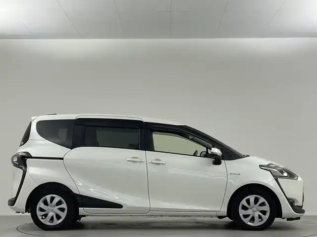 トヨタ シエンタ ハイブリッド G 埼玉県 2016(平28)年 5.4万km ホワイトパールクリスタルシャイン 純正ナビ　フルセグ　ＤＶＤ　トヨタセーフティーセンス　前席シートヒーター　ＬＥＤヘッドライト　バックカメラ　両側パワースライドドア　ドライブレコーダー　純正ドアバイザー　純正フロアマット　ＥＴＣ