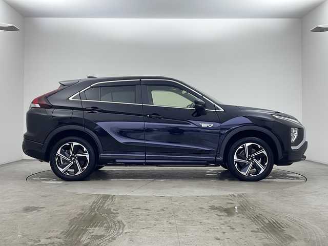 三菱 エクリプス クロス ＰＨＥＶ P 秋田県 2021(令3)年 2.7万km アメジストブラック ４WD/１００V（AC)/純正メモリナビ/TV（フルセグ）/全方位カメラ/三菱e-アシスト/　・衝突被害軽減ブレーキシステム(FCM)/　・車線逸脱警報システム(LDW)/　・レーダークルーズコント　ロール(ACC)/　・オートマチックハイビーム(AHB)/　・誤発進抑制機能(前進＆後退)/　・後側方車両検知警報システム(BSW/LCA)/　・後退時車両検知警報システム(RCTA)/D席パワーシート/シートヒーター/充電ケーブル/スマートキー/ヘッドアップディスプレイ/ステアリングヒーター/純正フロアマット/純正アルミホイール/エアロパーツ（リア）/ABS/横滑防止装置/オートライト（ハイビーム）/ETC/ステアリングリモコン/ドアバイザー