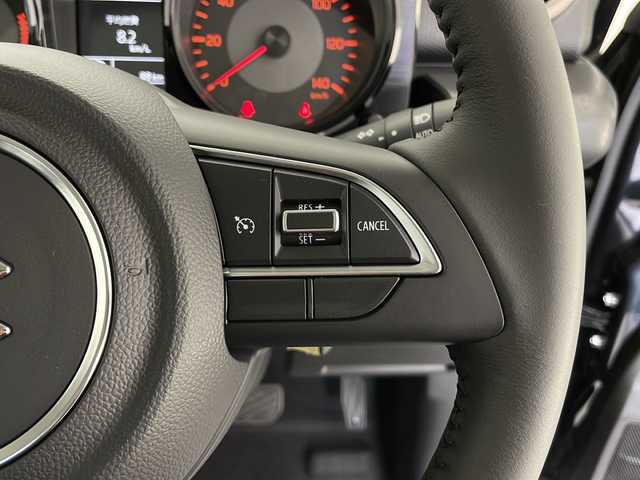 スズキ ジムニー XC 長野県 2024(令6)年 0.1万km未満 ブルーイッシュブラックパール3 4WD/ワンオーナー/クルーズコントロール/車線逸脱警報/衝突軽減ブレーキ/後方コーナーセンサー/センターデフロック/ダウンヒルアシストコントロール/アイドリングストップ/ステアリングスイッチ/LEDヘッドライト/オートライト/フロントフォグランプ/電動格納ミラー/ウィンカーミラー/ドアミラーヒーター/純正16インチAW装着/プッシュスタート/スマートキー/取扱説明書/保証書