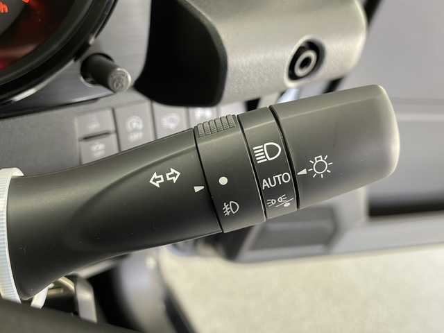 スズキ ジムニー XC 長野県 2024(令6)年 0.1万km未満 ブルーイッシュブラックパール3 4WD/ワンオーナー/クルーズコントロール/車線逸脱警報/衝突軽減ブレーキ/後方コーナーセンサー/センターデフロック/ダウンヒルアシストコントロール/アイドリングストップ/ステアリングスイッチ/LEDヘッドライト/オートライト/フロントフォグランプ/電動格納ミラー/ウィンカーミラー/ドアミラーヒーター/純正16インチAW装着/プッシュスタート/スマートキー/取扱説明書/保証書