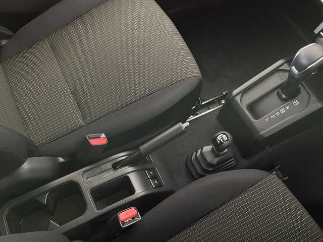 スズキ ジムニー XC 長野県 2024(令6)年 0.1万km未満 ブルーイッシュブラックパール3 4WD/ワンオーナー/クルーズコントロール/車線逸脱警報/衝突軽減ブレーキ/後方コーナーセンサー/センターデフロック/ダウンヒルアシストコントロール/アイドリングストップ/ステアリングスイッチ/LEDヘッドライト/オートライト/フロントフォグランプ/電動格納ミラー/ウィンカーミラー/ドアミラーヒーター/純正16インチAW装着/プッシュスタート/スマートキー/取扱説明書/保証書