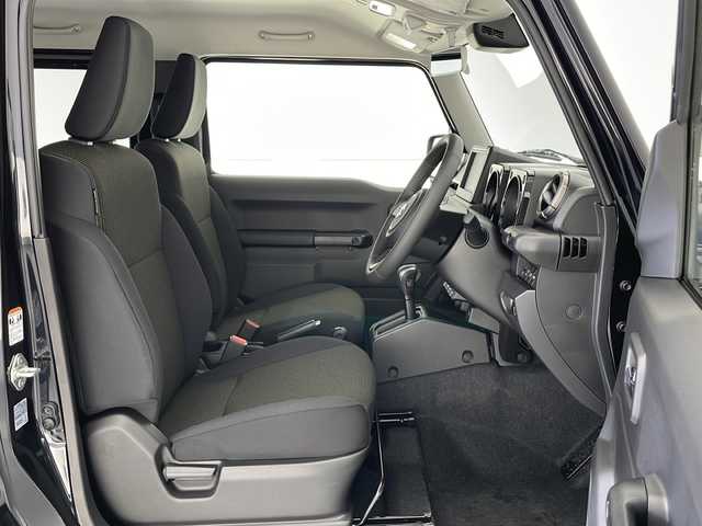 スズキ ジムニー XC 長野県 2024(令6)年 0.1万km未満 ブルーイッシュブラックパール3 4WD/ワンオーナー/クルーズコントロール/車線逸脱警報/衝突軽減ブレーキ/後方コーナーセンサー/センターデフロック/ダウンヒルアシストコントロール/アイドリングストップ/ステアリングスイッチ/LEDヘッドライト/オートライト/フロントフォグランプ/電動格納ミラー/ウィンカーミラー/ドアミラーヒーター/純正16インチAW装着/プッシュスタート/スマートキー/取扱説明書/保証書