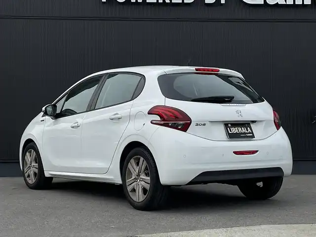 プジョー ２０８ シグネチャー 長野県 2019(平31)年 2.7万km ビアンカホワイト ｃａｒｐｌａｙ　/ミラーリンク-ａｎｄｒｏｉｄ　/Ｂカメラ　/シティブレーキ　/ＥＴＣ　/パークセンサー　/ＬＥＤヘッドライト　/純正ＡＷ１６インチ